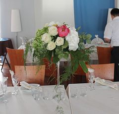 Оформление свадьбы в небольшом ресторане