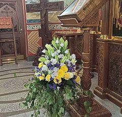 Букеты в храм на праздник Святой Троицы