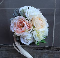 Оформление свадьбы искусственными цветами