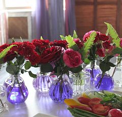 Флористическое оформление свадьбы в красных тонах. Бюджетный вариант